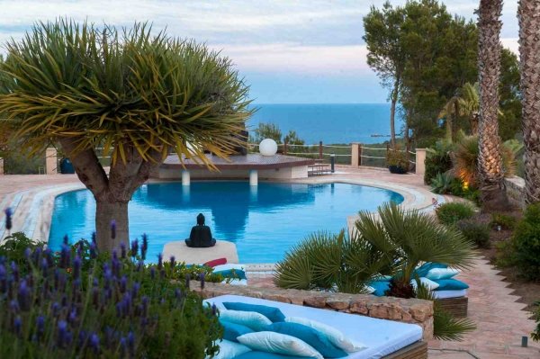 Luxury villa with 6 bedrooms for sale in Ibiza