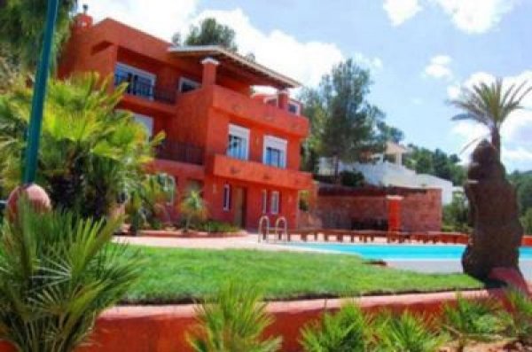 This beautiful 6 bedroom Villa in Ibiza for sale