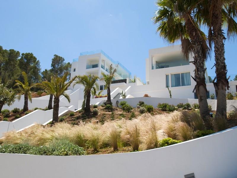 Two luxury villas with beautiful sea views over the coast of Cala Moli