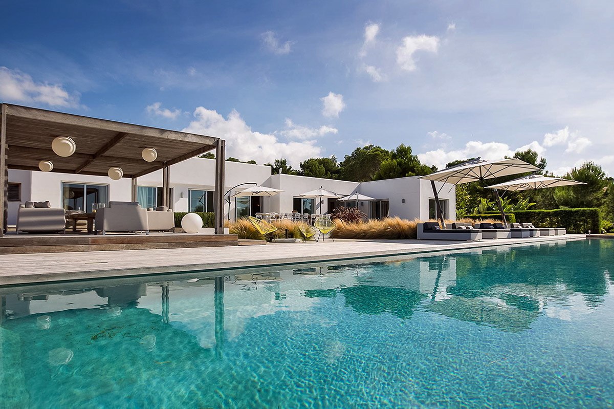 Modern and elegant luxury villa with sea view in Cala Conta for rent