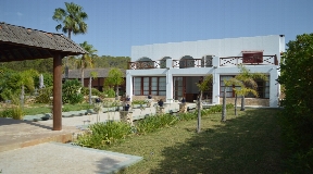 Villa for sale with big pool and very nice garden near to San Augustin