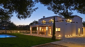 New and modern villa located in a very quiet area
