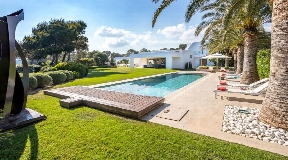 Modern villa with dircet access in Can Bap for rent