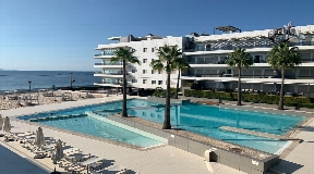 Magnificent apartment in a high standing residential of 3 rooms with sea views