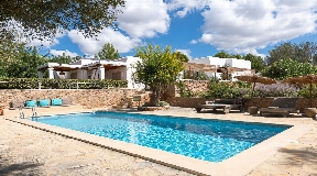 Finca from the 18th century totally renovated