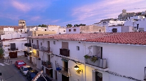 Fantastic duplex apartment of 150m2 on the first line of the port of Ibiza