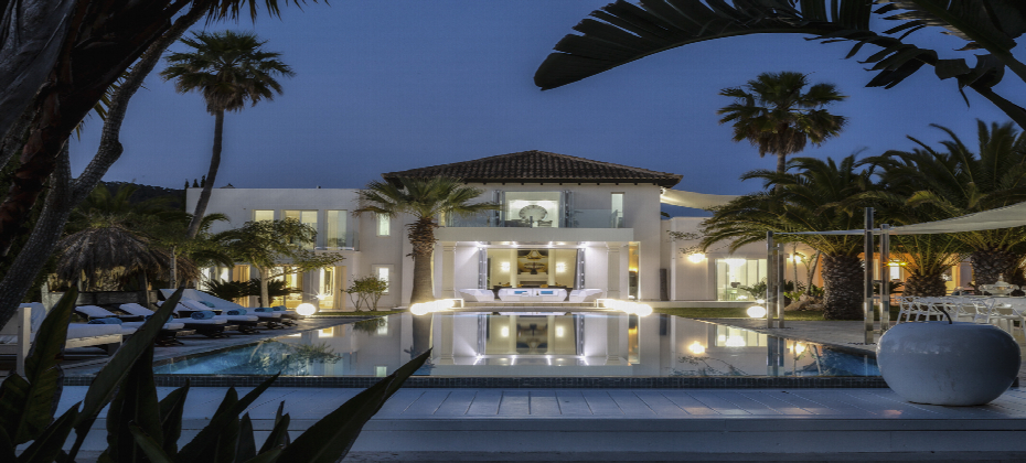For sale a beautiful villa in Cala Jondal in Ibiza