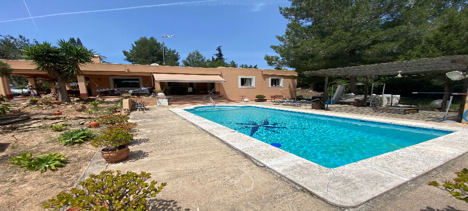 Beautiful bungalow property close to ibiza with Dalt Villa views