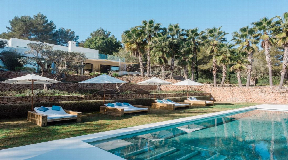 Luxury hillside villa in the quiet mountains in San Lorenzo