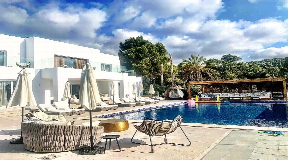 Modern luxury Villa with exclusive sea views in a prime location