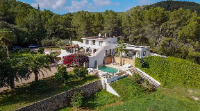 Five-bedroom villa in the countryside near Sant Miquel