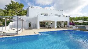 Wonderful family villa within walking distance to all amenities
