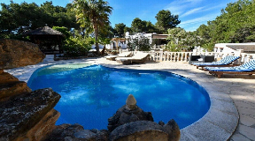 Beautiful family house close to the beaches of Cala Mastella and Cala Llenya