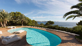 Luxurious villa in Es Cubells with rental license and stunning sea views