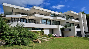 Amazing contemporary 6 bedroom villa for sale