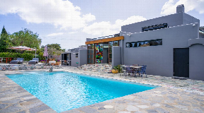 Charming family villa with lush garden close to Ibiza town and the airport