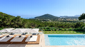 Gorgeous sea views from hilltop modern property for rent