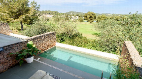 Beautiful terraced house directly on the golf course with private swimming pool
