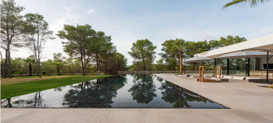 Spacious and bright villa surrounded by nature