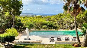 Beautiful large villa in KM4 with nice view  and two guest houses