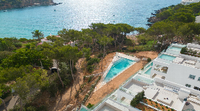 Brand new luxury apartment with sea views near the