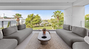 Luxury apartment for sale in prestigious residential complex in Talamanca