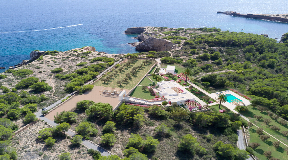 Blakstad Design villa frontline to the ocean