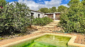 Finca with 6 bedrooms located on the bank of the torrent of cala Jondal