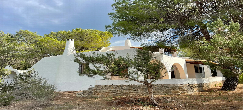 Frontline finca including boathouse with a Blakstad Project in Cala Llenya