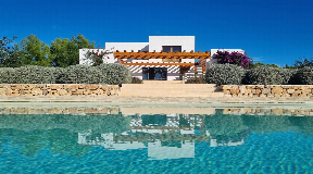 Beautiful BLAKSTAD property in Santa Gertrudis for sale