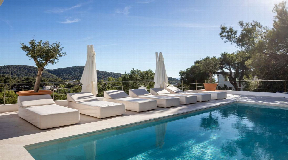 Comfortable and luxurious villa situated in Can Furnet