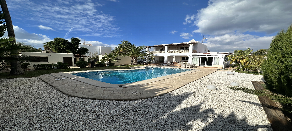 Investment property in can bellotera san Josep with rental license