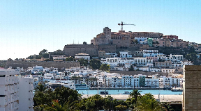 Modern and spacious semi penthouse for sale in TWA Marina Botafoch