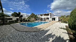 Investment property in can bellotera san Josep with rental license