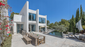 Modern villa with views to nature in Roca Llisa