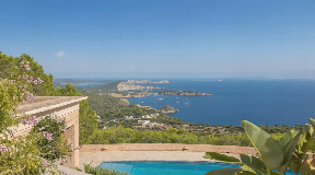 Charming hacienda set in one of the most exclusive places in the island in Es Cubells