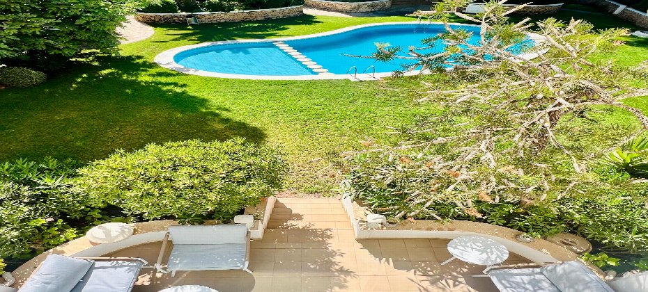 Fully refurbished duplex between Cala Llenya and Cala Nova