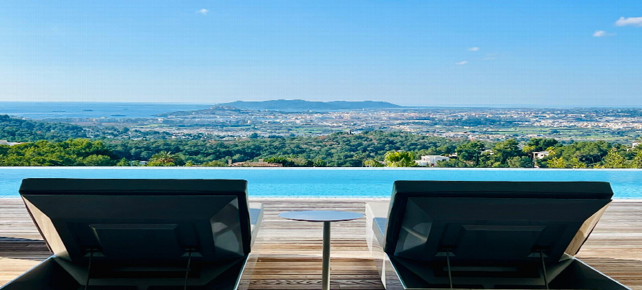 Breathtaking Modern Villa with Panoramic Views of Ibiza and Formentera
