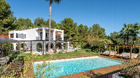 Luxury Villa for Sale in KM5, San Josep. A Private Oasis in Nature