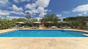Exquisite Villa with rental license on a Private Oasis
