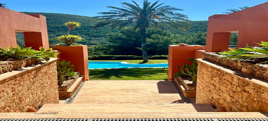 Spacious ground floor apartment at pinar Golf Residence