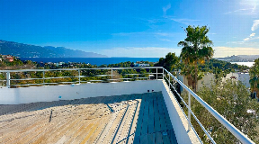 Villa for monthly or seasonal Rent in Cap Martinet with Stunning Sea Views