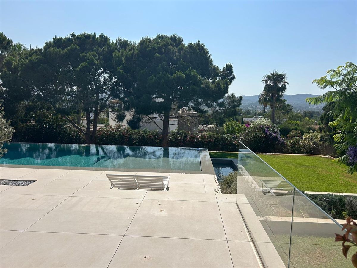 New 4-Bedroom Villa in Exclusive Ibiza - A Modern Luxury Retreat in Jesus