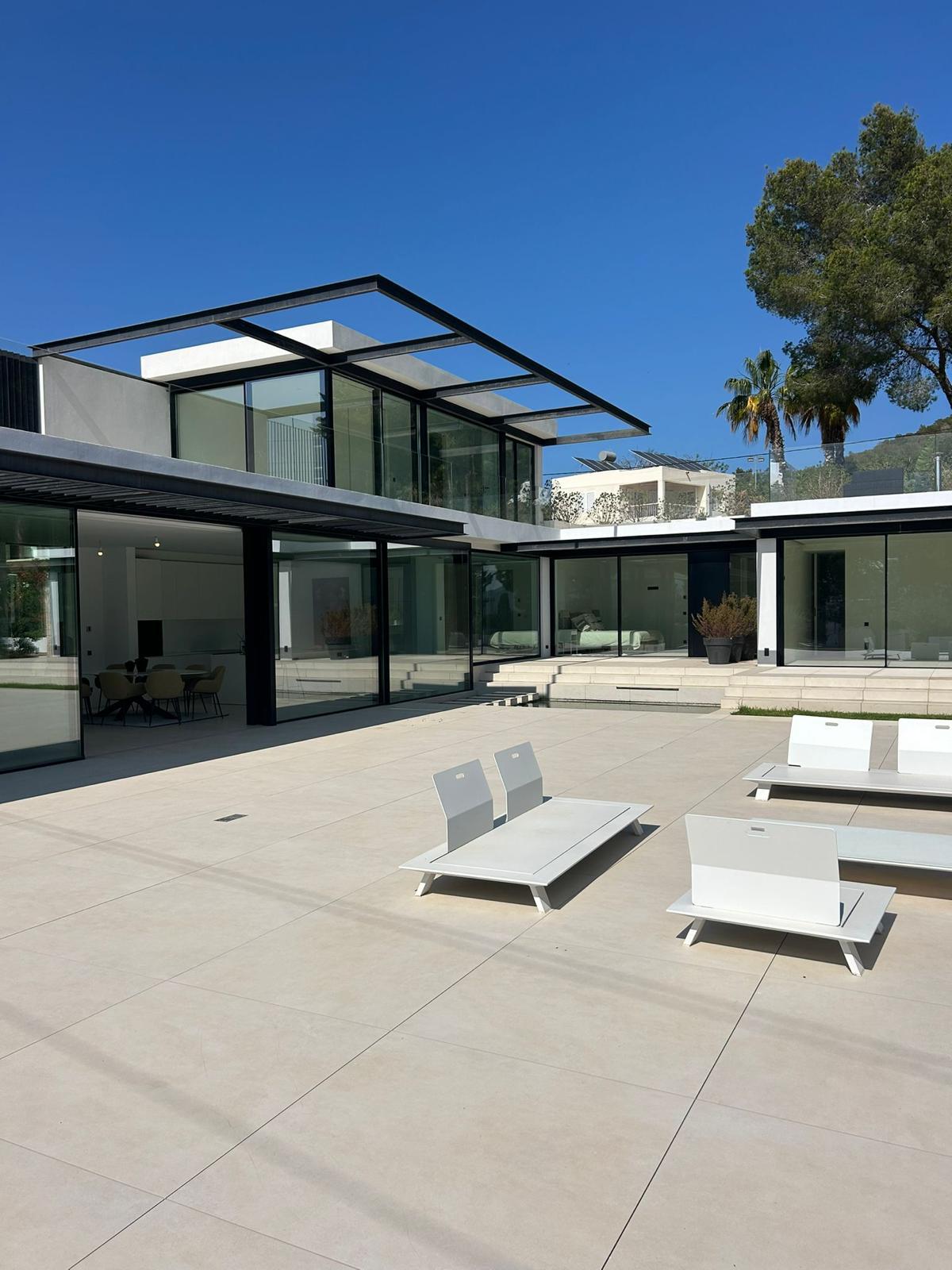 New 4-Bedroom Villa in Exclusive Ibiza - A Modern Luxury Retreat in Jesus