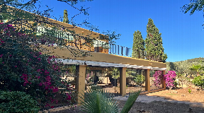 Tranquil Villa Surrounded by Nature Near Santa Gertrudis — Ideal for Renovation