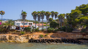 Seafront Villa in Santa Eulalia del Río with Direct Beach Access and Panoramic Views of Formentera