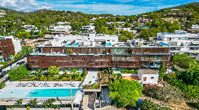 Contemporary Ground Floor Apartment with Garden in Talamanca