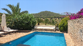 Elegant townhouse with private pool in Roca Llisa