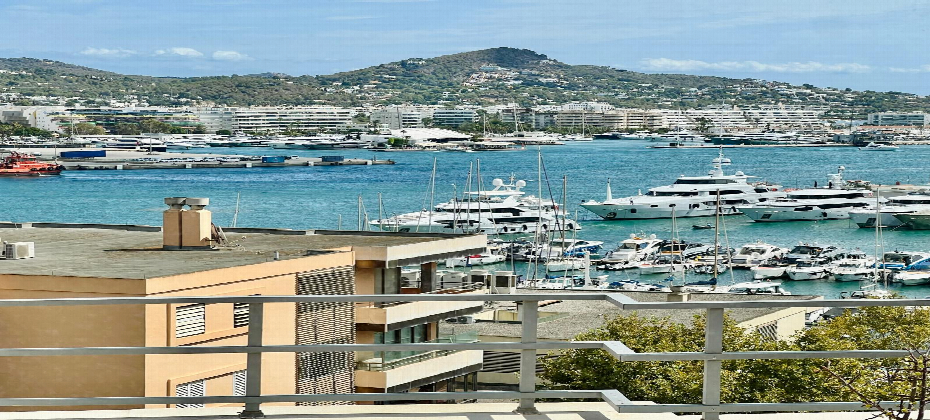 Penthouse with Unique Views of D’Alt Vila and the Port of Ibiza