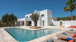 Stunning 6-Bedroom Villa on Ibiza’s North-West Coast with Sunset Views